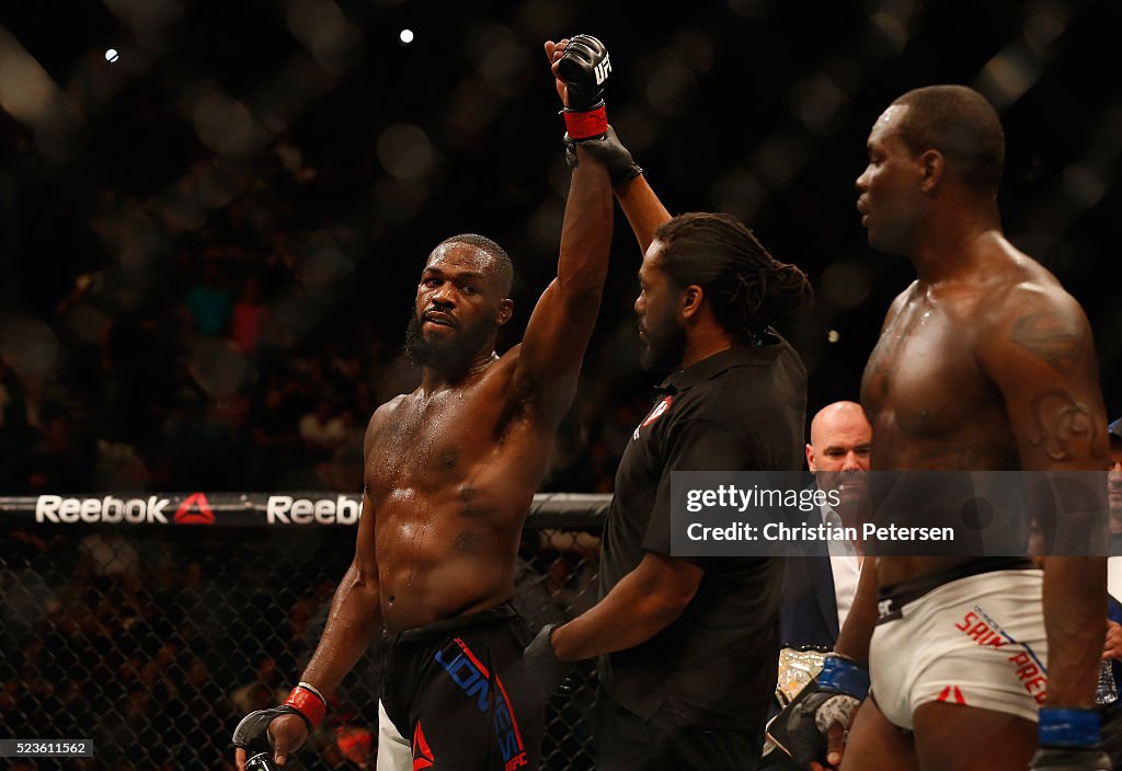 UFC 197: Jones v Saint Preux