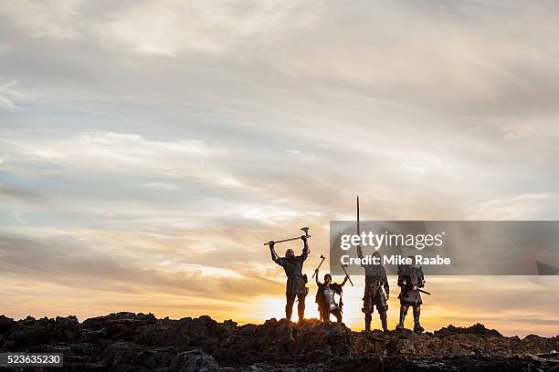 vikings cheering victory on cliffs of palos verdes, california, usa - viking 個照片及圖片檔