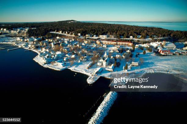 coast of mackinac island - mackinac island stock-fotos und bilder