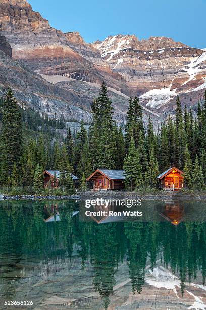 lake o'hara - parque nacional de yoho fotografías e imágenes de stock