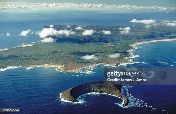 aerial view lehua and niihau - hawaii islands stock-fotos und bilder