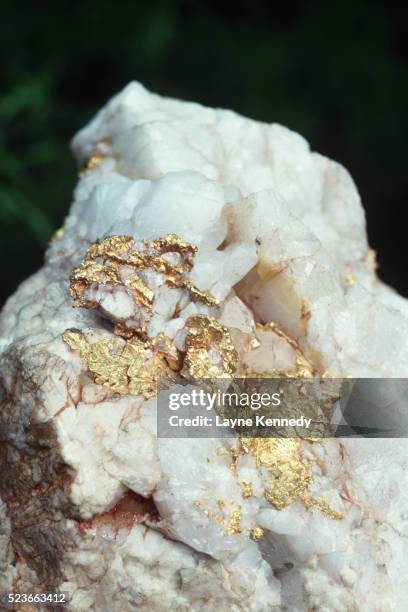 gold vein in quartz rock - metal ore stock pictures, royalty-free photos & images
