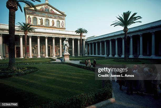 Peristyle Rome Peristyle Courtyard Photos and Premium High Res Pictures - Getty Images