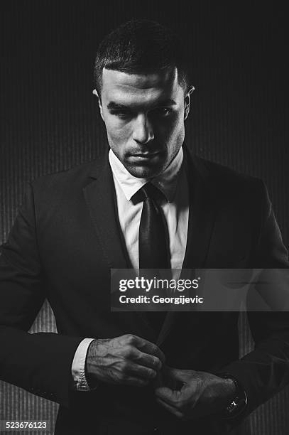 mode mann - black white business poeple portraits dark stock-fotos und bilder