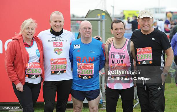 Simon Danczuk and team start the Virgin London Marathon 2016 on April 24, 2016 in London, England.