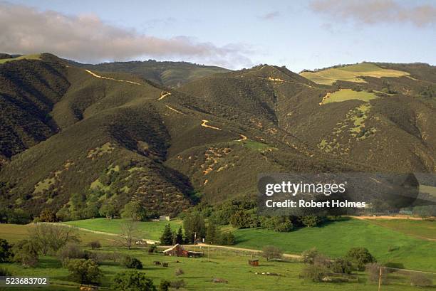 carmel valley and surrounding hills - carmel condado de monterey - fotografias e filmes do acervo