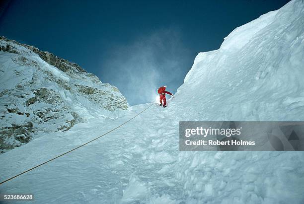 climbing the khumbu ice falls - mt everest ストックフォトと画像