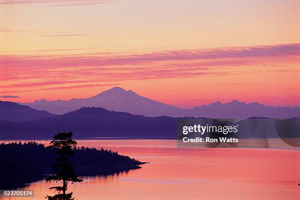 mount baker and puget sound - puget sound stock pictures, royalty-free photos & images