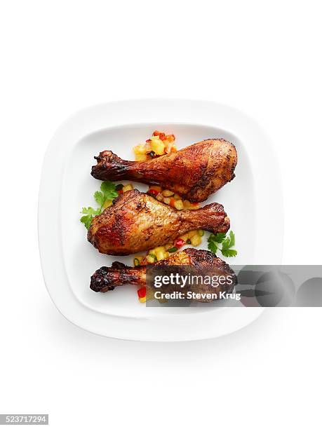 chicken drumsticks - jerk chicken stockfoto's en -beelden