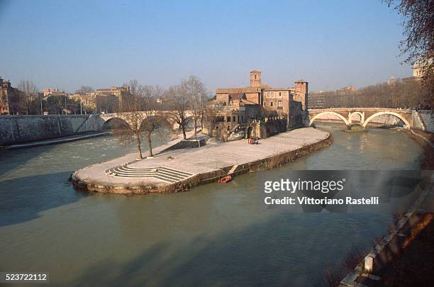 island on tiber - river tiber stock pictures, royalty-free photos & images