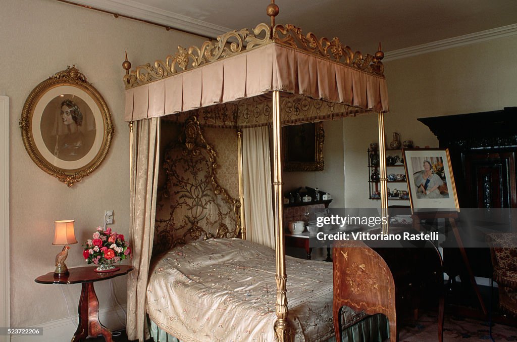 Bedroom At Glamis Castle High-Res Stock Photo - Getty Images