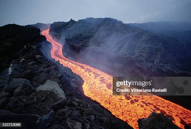lava flow from mount etna - etna foto e immagini stock