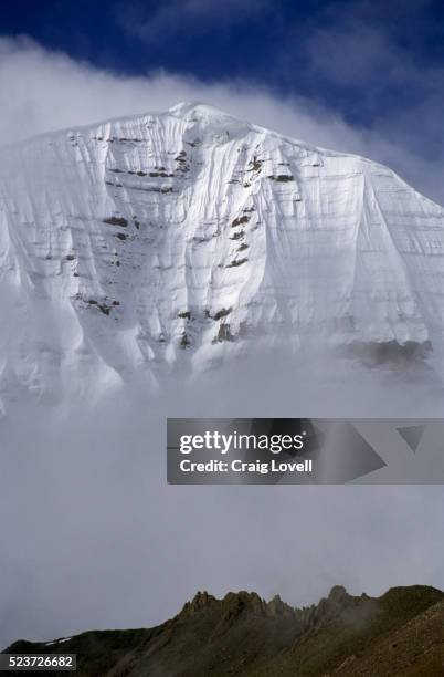 north face of mount kailas in tibet - monte kailash imagens e fotografias de stock