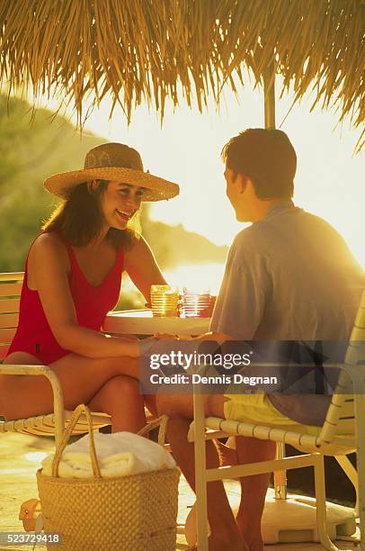 couple on vacation - bermuda people stock pictures, royalty-free photos & images