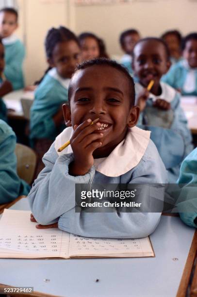 schoolchildren at lucy filippino school - asmara eritrea stock pictures, royalty-free photos & images