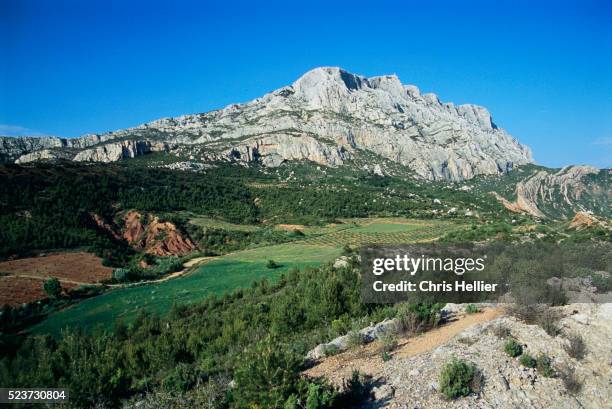 sainte-victoire mountain in france - aix en provence stock pictures, royalty-free photos & images