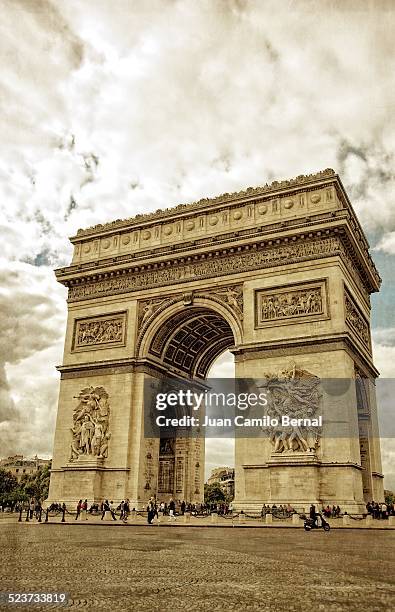 arc de triomphe or arch de triumph - arc de triomphe du carrousel 個照片及圖片檔