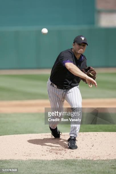 Javier Vazquez of the Arizona Diamonbacks pitches during the spring training game against the Chicago White Sox at Tucson Electric Park on March 6,...