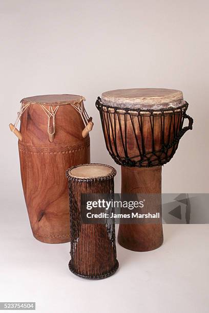 african musical instruments - instrument à percussion photos et images de collection