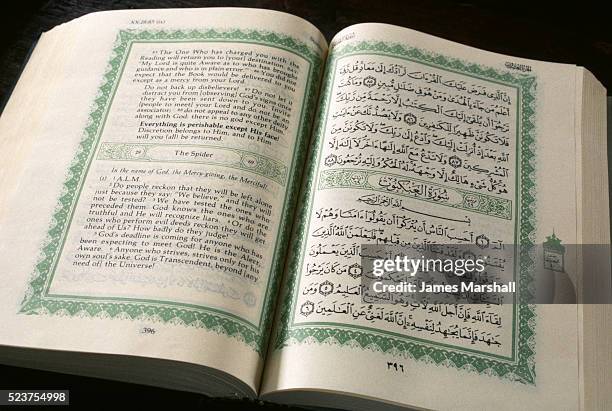 islamic holy book koran - koran fotografías e imágenes de stock