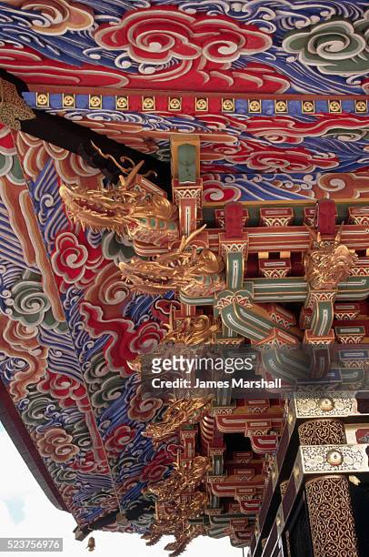 roof detail on a pagoda - narita photos et images de collection