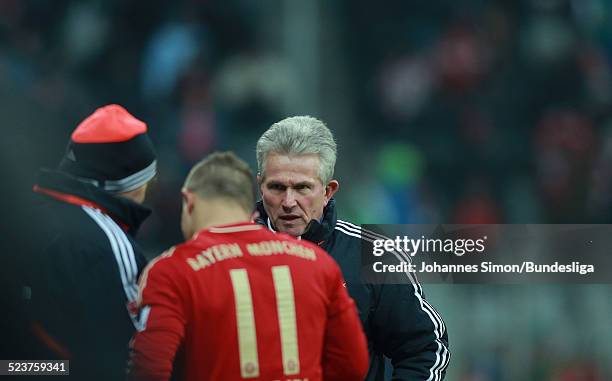 Bayern-Trainer Jupp Heynckes spricht zu Xherdan Shaqiri beim Bundesligaspiel FC Bayern Muenchen gegen die SpVgg Greuther Fuerth am 19. Januar, 2013...