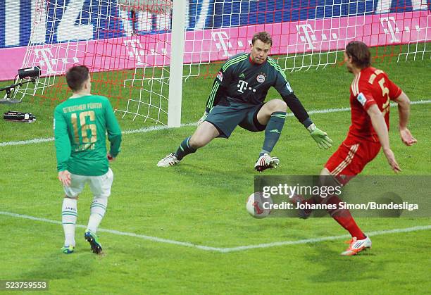 Bayern-Torwart Manuel Neuer in Aktion beim Bundesligaspiel FC Bayern Muenchen gegen die SpVgg Greuther Fuerth am 19. Januar, 2013 in der...