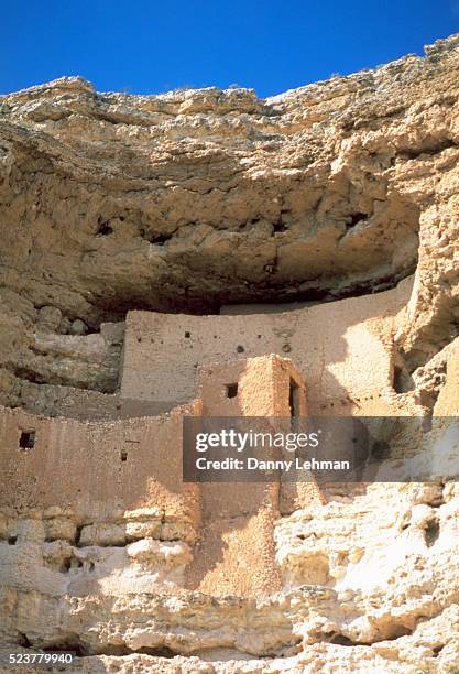 montezuma's castle national monument - montezuma castle stockfoto's en -beelden