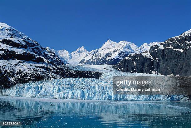 retreating margerie glacier in glacier bay - alaska stockfoto's en -beelden