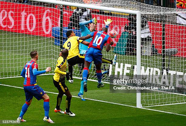 Yannick Bolasie of Crystal Palace scores the opening goal during the Emirates FA Cup Semi Final between Crystal Palace and Watford at Wembley Stadium...