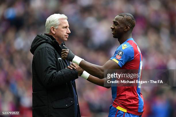 Yannick Bolasie of Crystal Palace celebrates scoring the opening goal with Alan Pardew, manager of Crystal Palace during the Emirates FA Cup Semi...