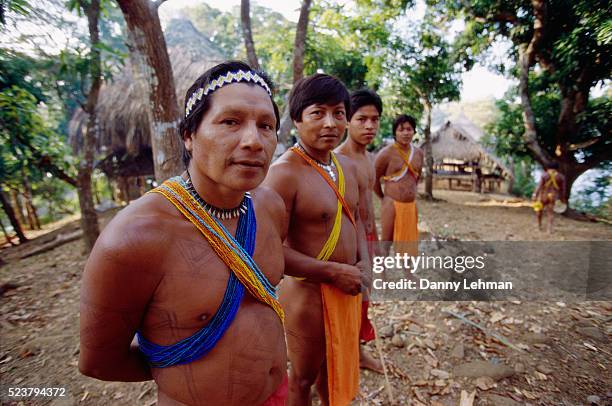 Embera Instruments 1,017 Embera Indian Stock Photos, High-Res Pictures, and Images - Getty ...