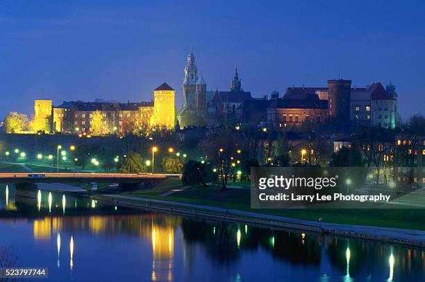 wawel castle complex at twilight - wawel cathedral stock pictures, royalty-free photos & images