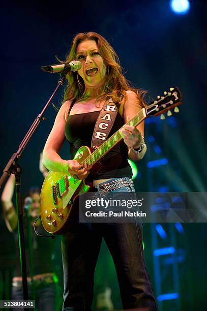 Country singer Gretchen Wilson performs at the Country Music Festival in Chicago, Illinois, October 11, 2008.