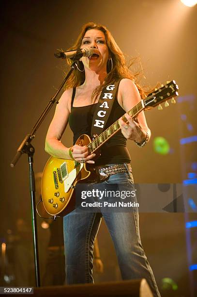 Country singer Gretchen Wilson performs at the Country Music Festival in Chicago, Illinois, October 11, 2008.