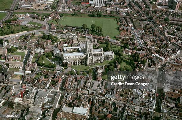 aerial view of gloucester cathedral and city - gloucester imagens e fotografias de stock