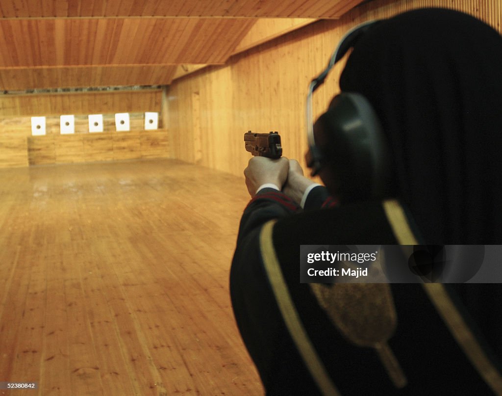 Iranian Female Police Officers To Fight Female Commited Crime