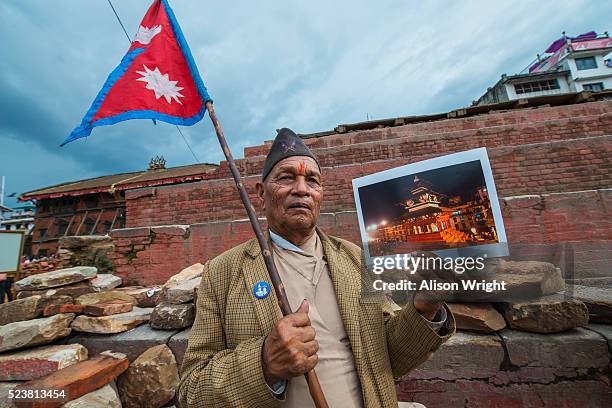 nepal, kathmandu, earthquake damage at kathmandu durbar square - nepal flag stock pictures, royalty-free photos & images