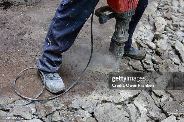 reparation and construction work, paris - jackhammer stock pictures, royalty-free photos & images