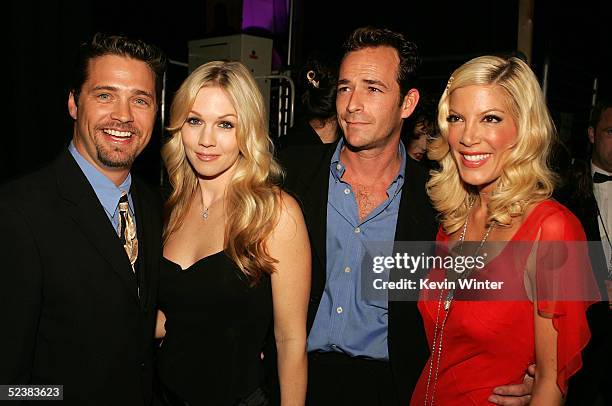 Actors Jason Priestley, Jennie Garth, Luke Perry, and Tori Spelling attend the 2005 TV Land Awards at Barker Hangar on March 13, 2005 in Santa...