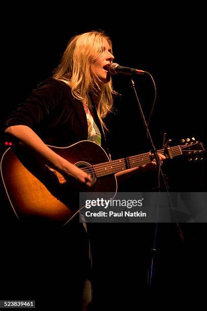 Singer Holly Williams performing at the Vic Theater, in Chicago, Illinois, November 19, 2004.