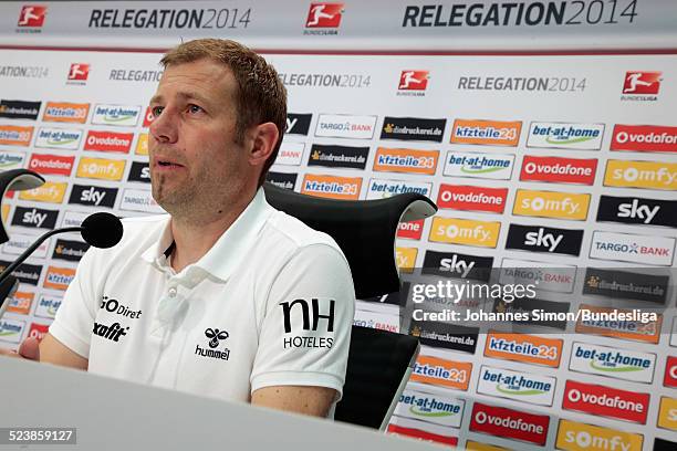 Fuerth-Trainer Frank Kramer bei der Pressekonferenz nach dem Bundesliga-Relegations-Rueckspiel der SpVgg Greuther Fuerth gegen den Hamburger SV in...