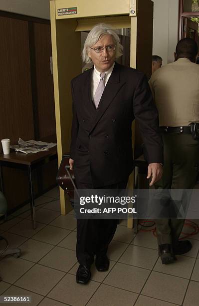 Defense team leader attorney Thomas Mesereau arrives at the Santa Barbara County Courthouse in Santa Maria, California, 14 March 2005 for the child...