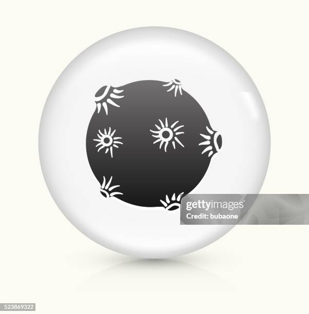 ilustraciones, imágenes clip art, dibujos animados e iconos de stock de erupción solar icono sobre blanco, vector de redondo botón - erupción solar