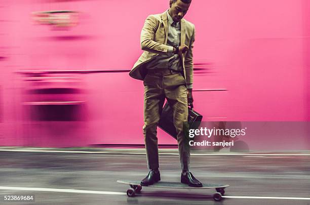 montagem de negócios - skate imagens e fotografias de stock