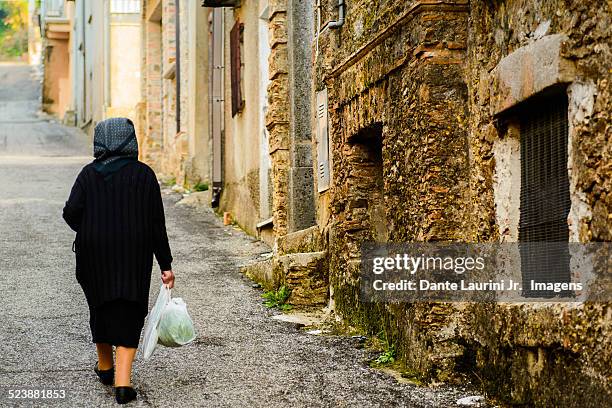 the old lady - calabria stockfoto's en -beelden