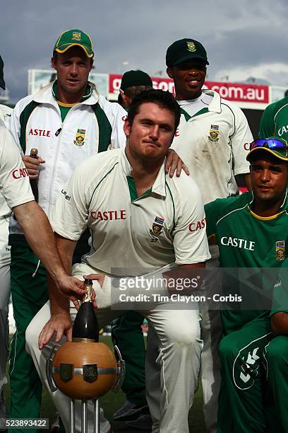 The South African Captain Grame Smith and the rest of his team after the trophy presentation during the thrilling final day of the third test match...