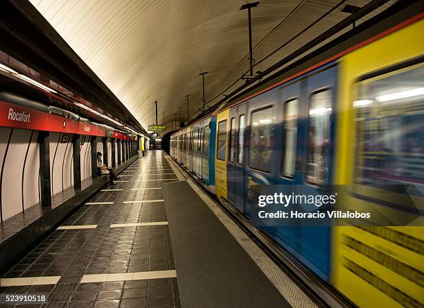 Barcelona Metro Line 7 StockFotos und Bilder Getty Images