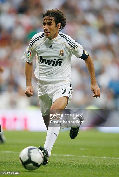 Raul of Real Madrid during the La Liga 1st Division match between Real Madrid and C.D.Tenerife at the Stadio Santiago Bernabeu in Madrid, Spain. |...
