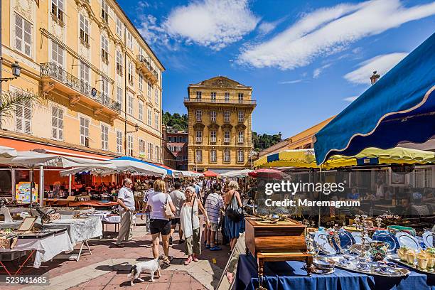 vieux nice (old nice), cours saleya - marché provence photos et images de collection